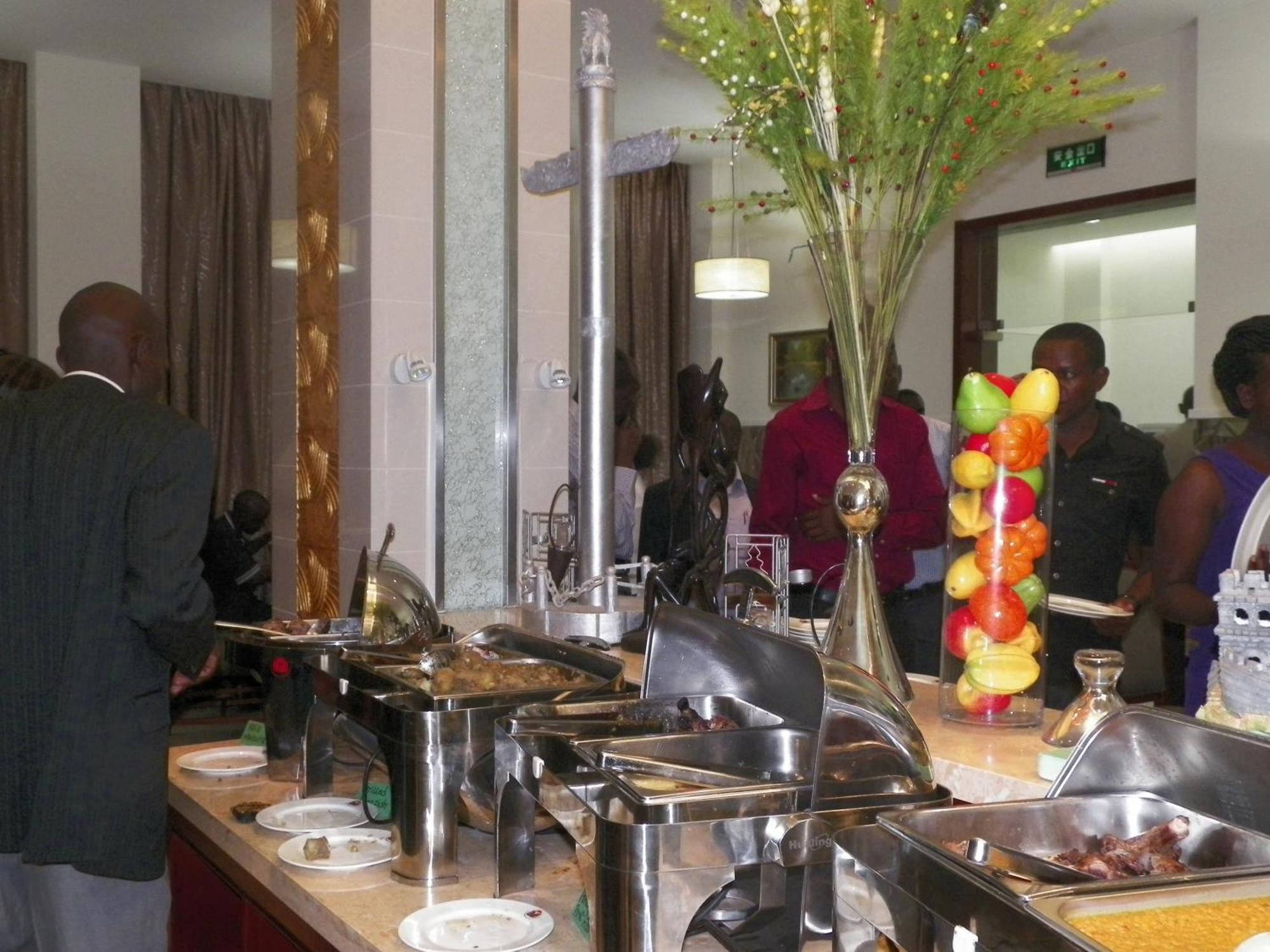 Soluxe Club International Hotel Nairobi Bagian luar foto