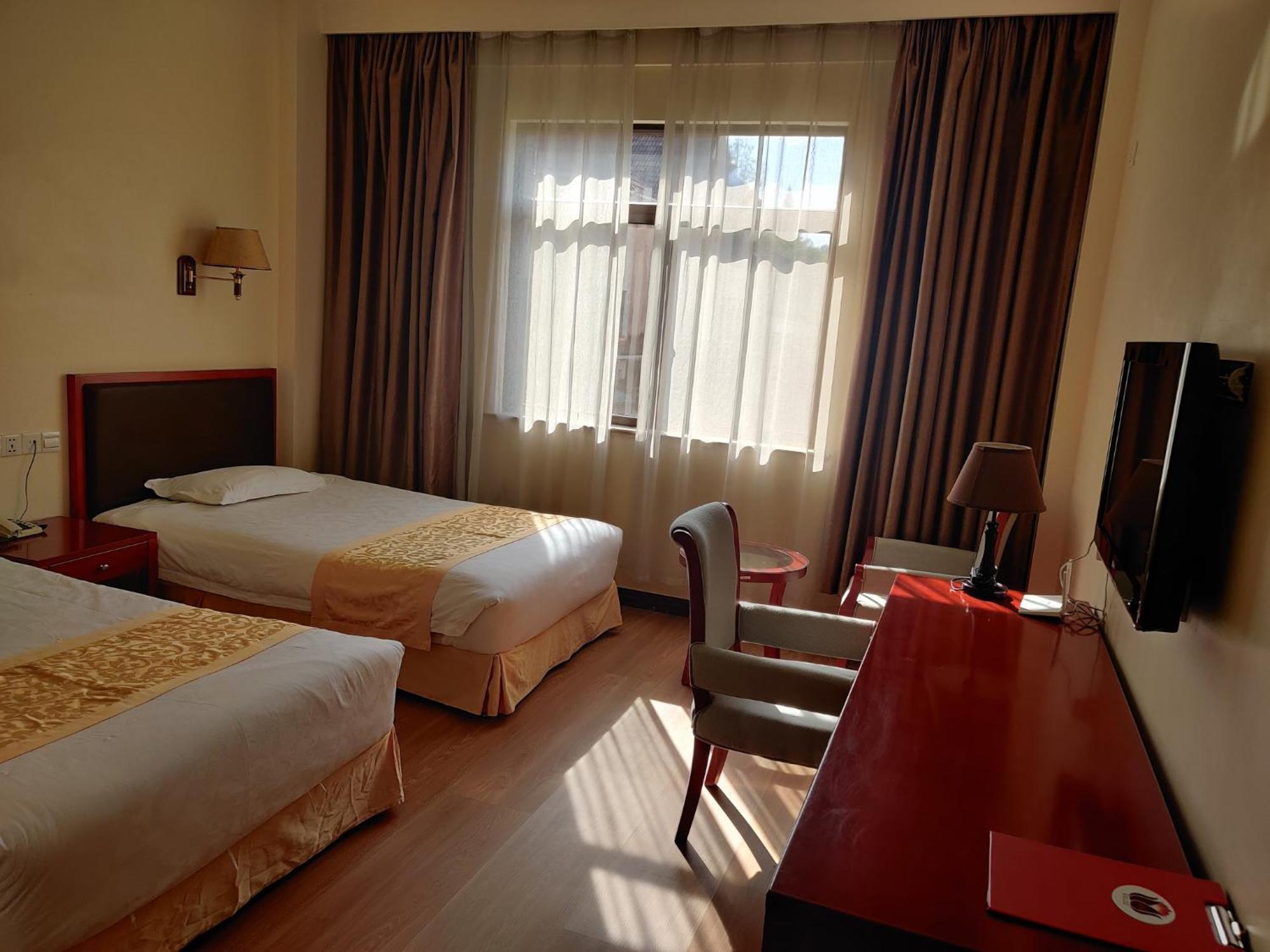 Soluxe Club International Hotel Nairobi Bagian luar foto