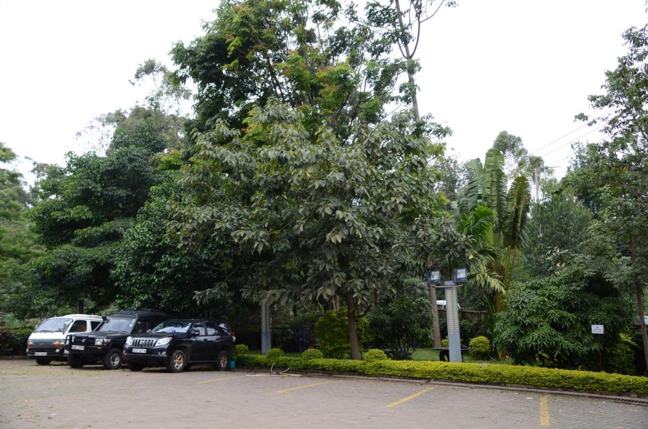 Soluxe Club International Hotel Nairobi Bagian luar foto